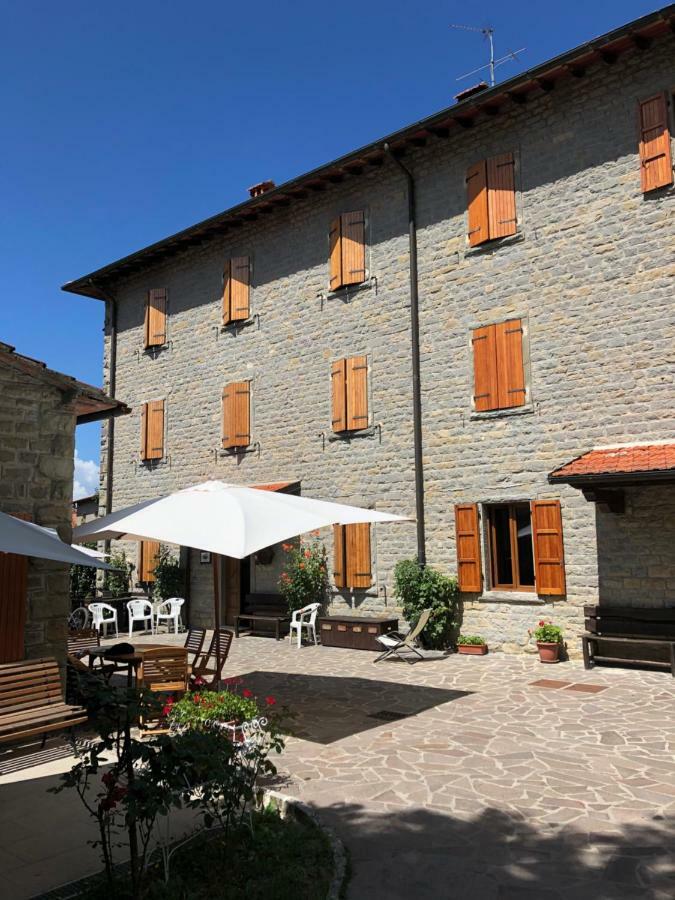 Albergo Ristorante Letizia Chiusi della Verna Exterior photo